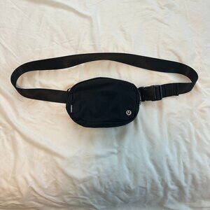 Lululemon Everywhere Belt Bag 1L Black